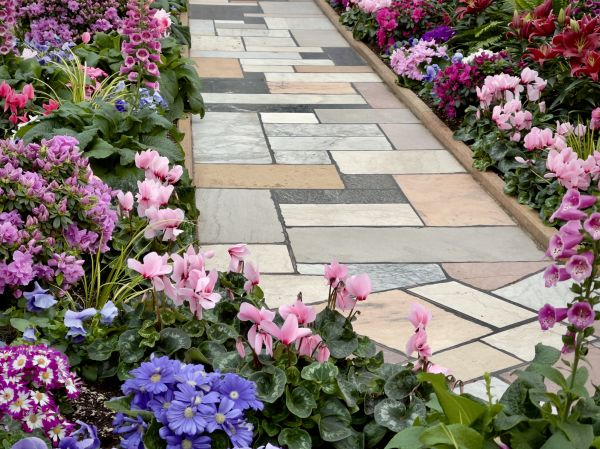 Cost of Garden Path Installation in Santa Clarita